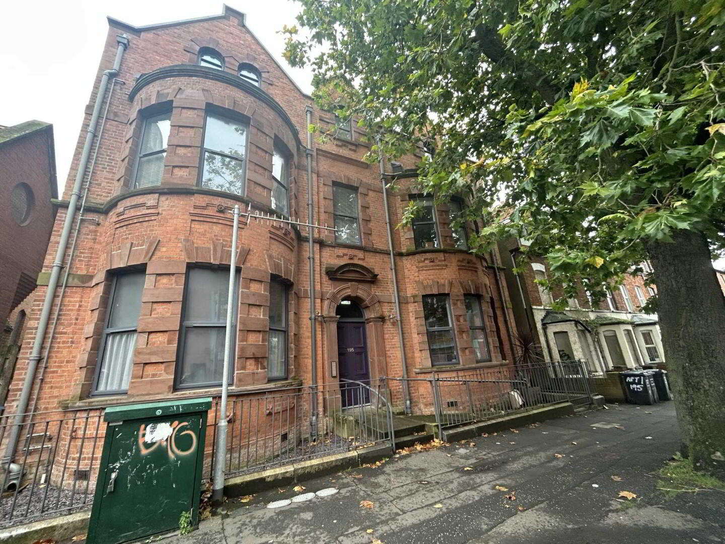 2.195 Templemore Avenue 1 of 12