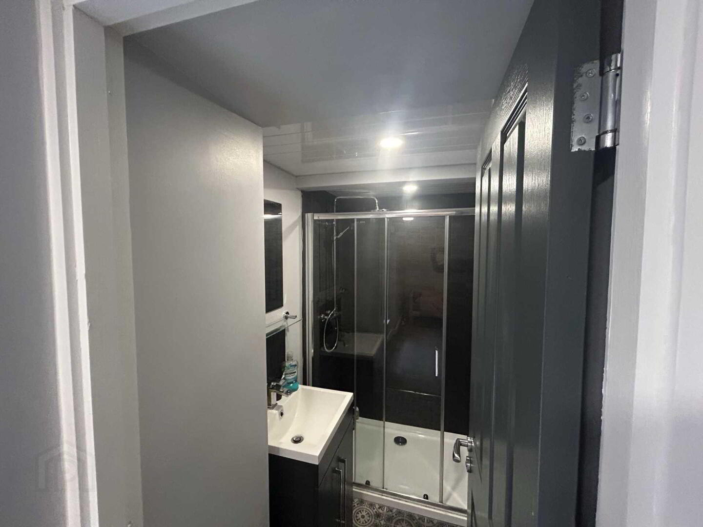 2.195 Templemore Avenue 11 of 12