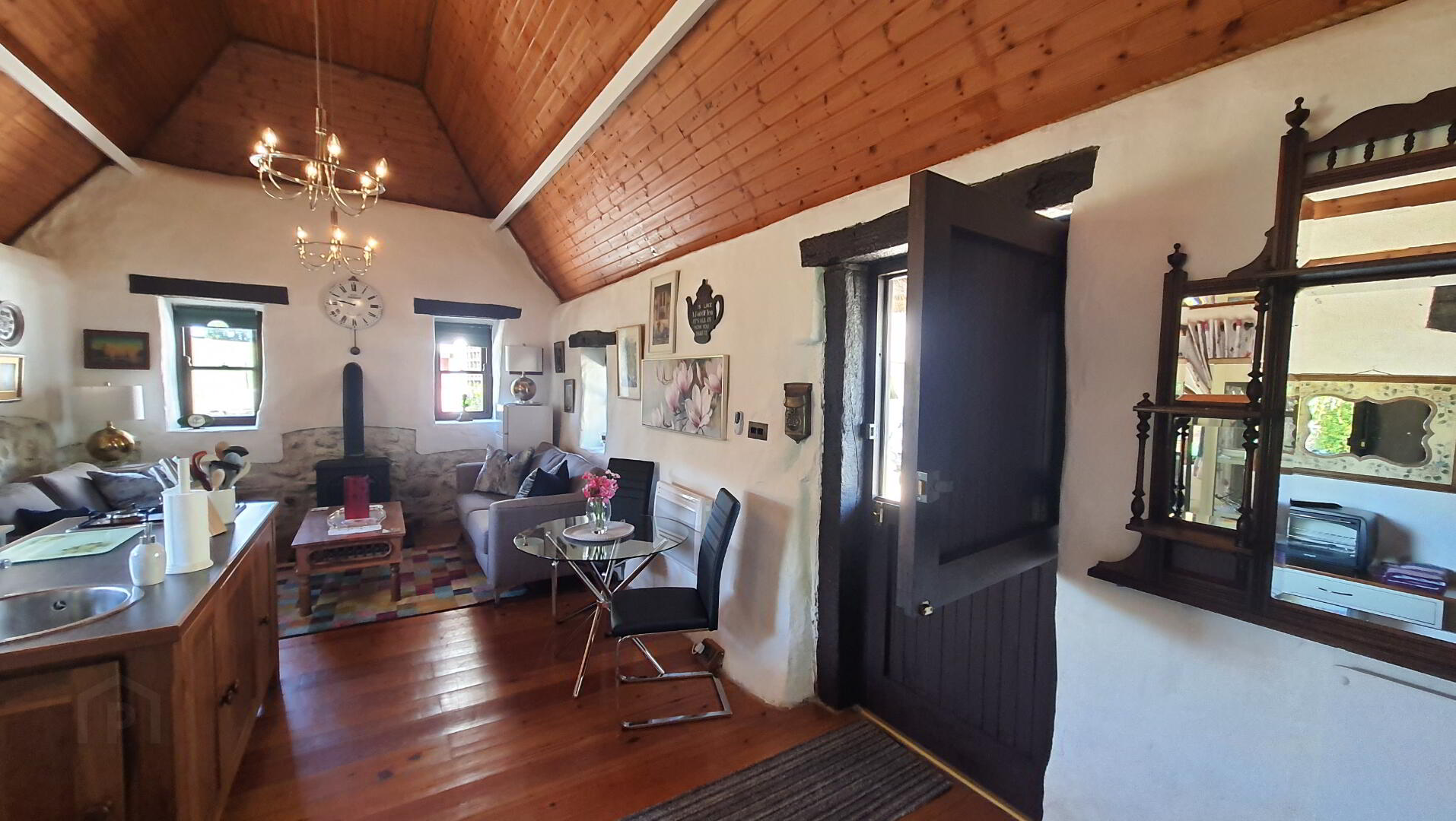 Cailinrua, Tomnalossett 18 of 23