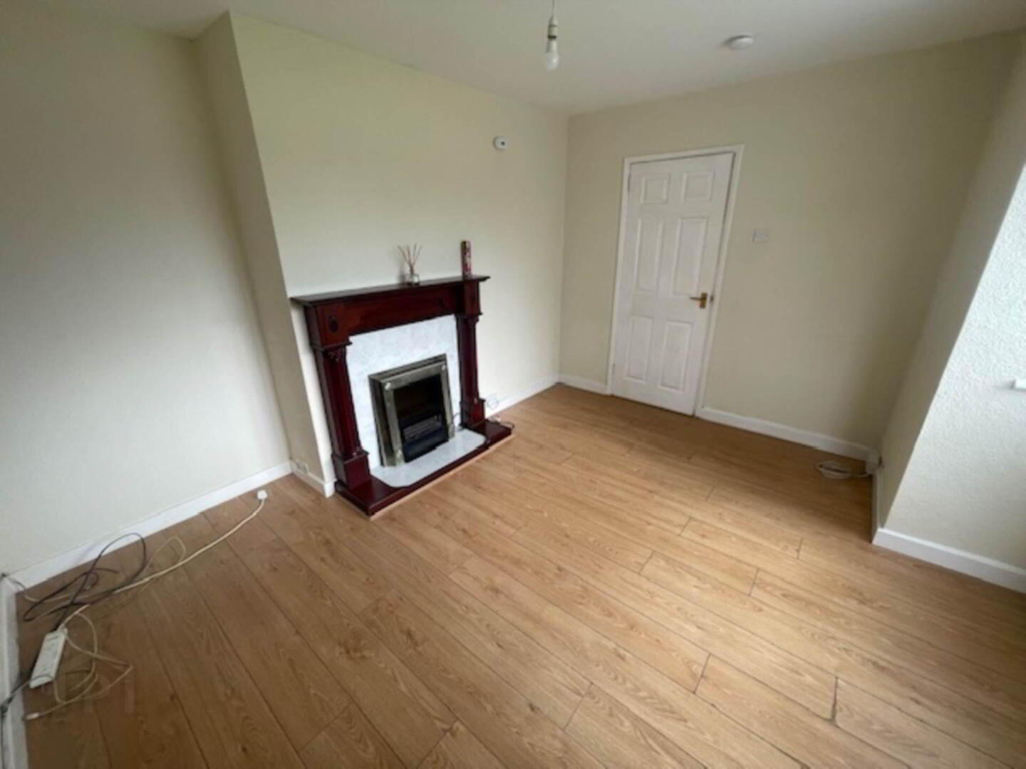 24 Hartfield Square 5 of 16