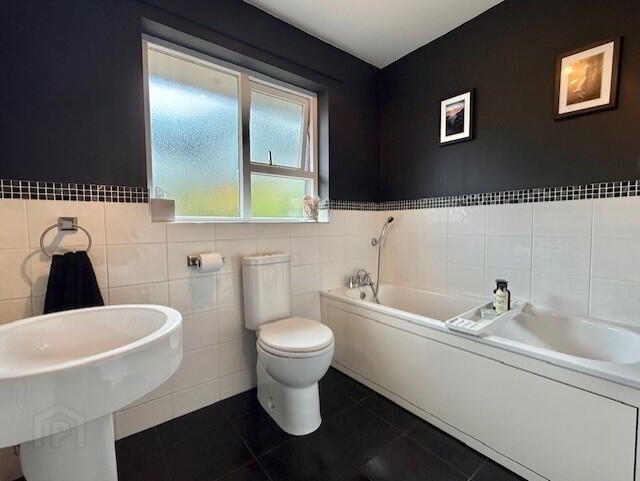 85 Glenmore Park 13 of 22