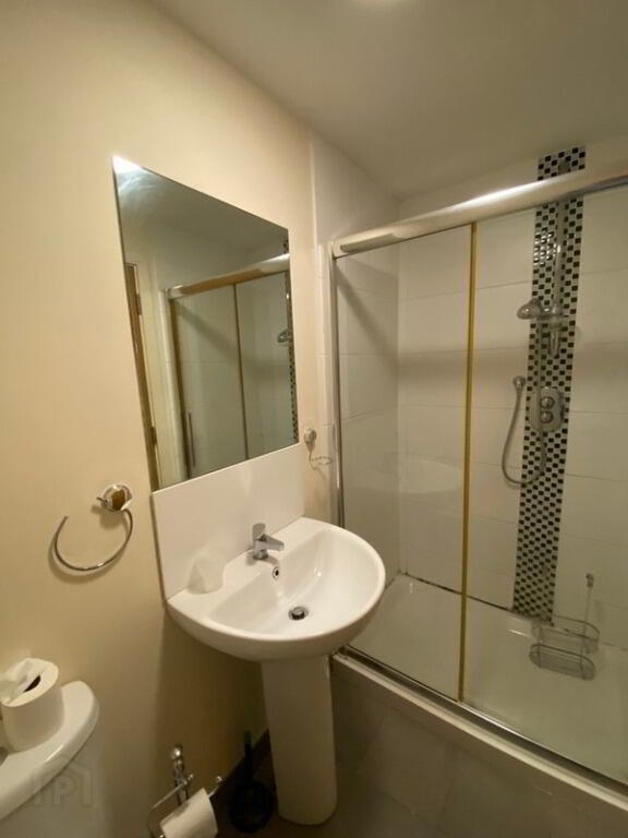Victoria Place, 20 Wellwood Street 8 of 14