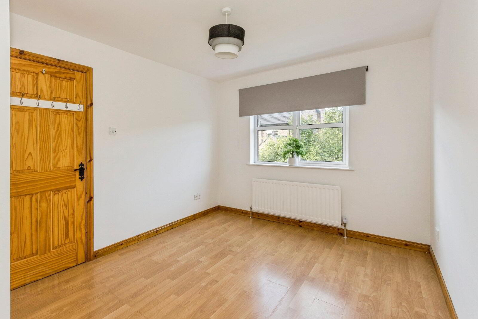85 Whitethorn Brae 8 of 12