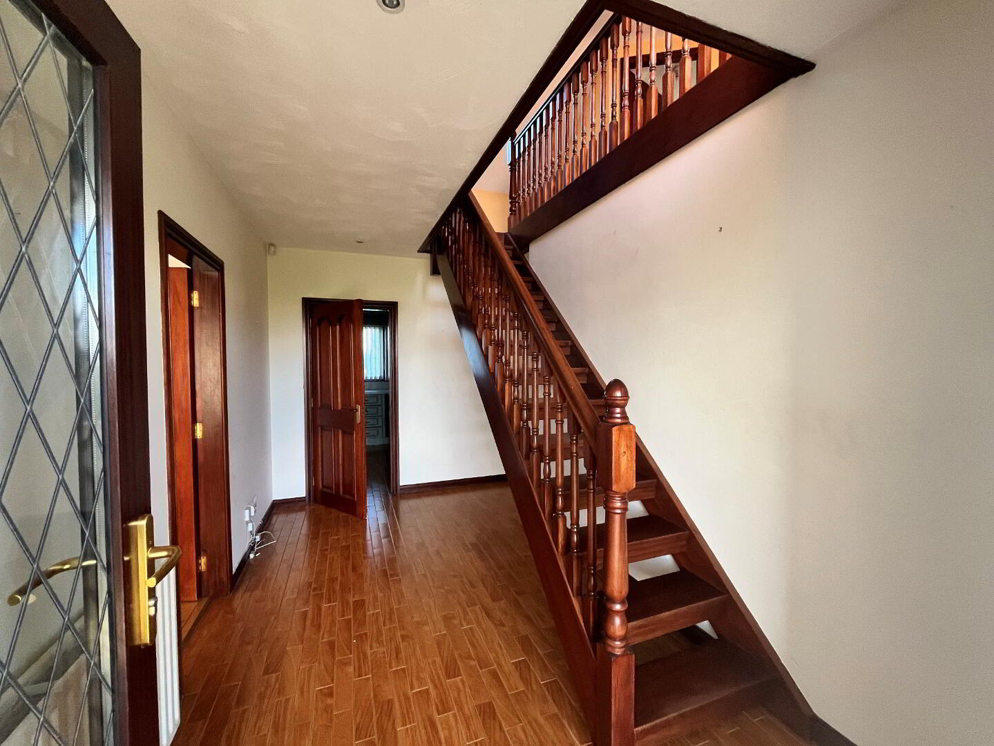 82 Paisley Road 10 of 25