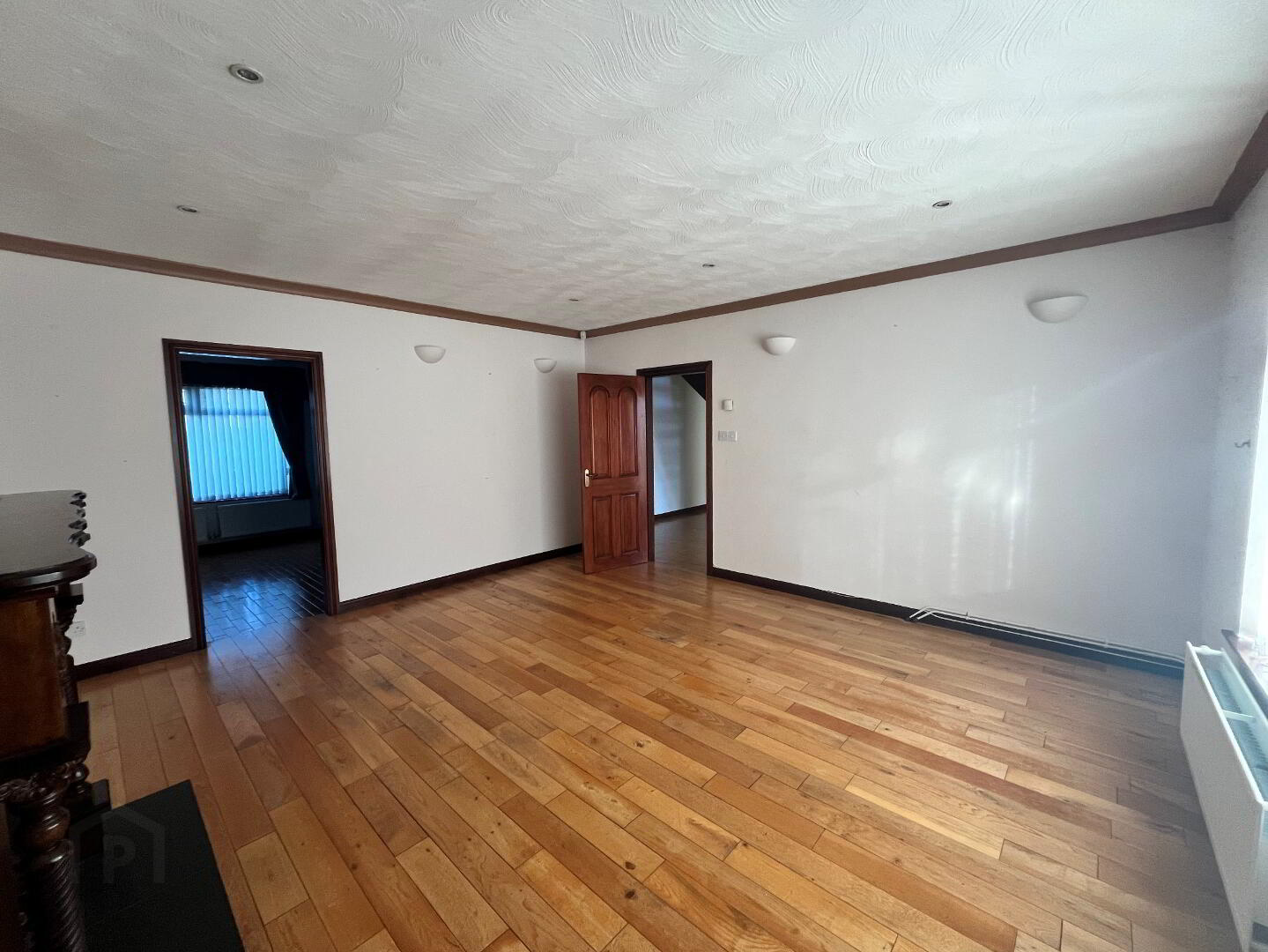 82 Paisley Road 5 of 25