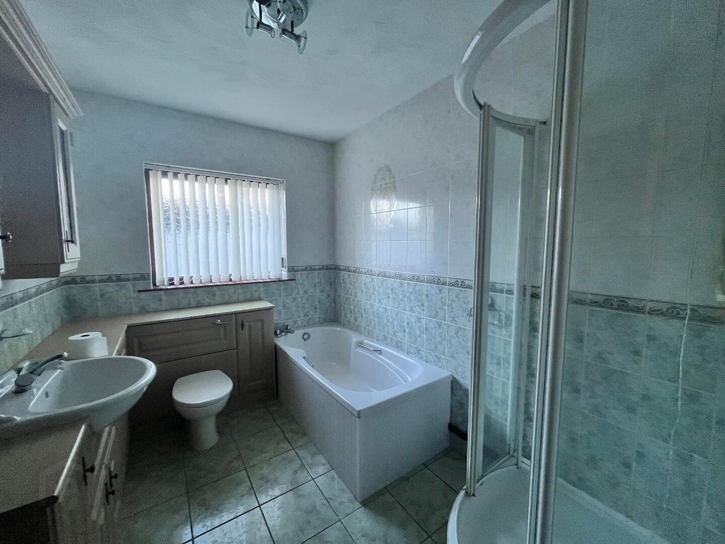 82 Paisley Road 22 of 25