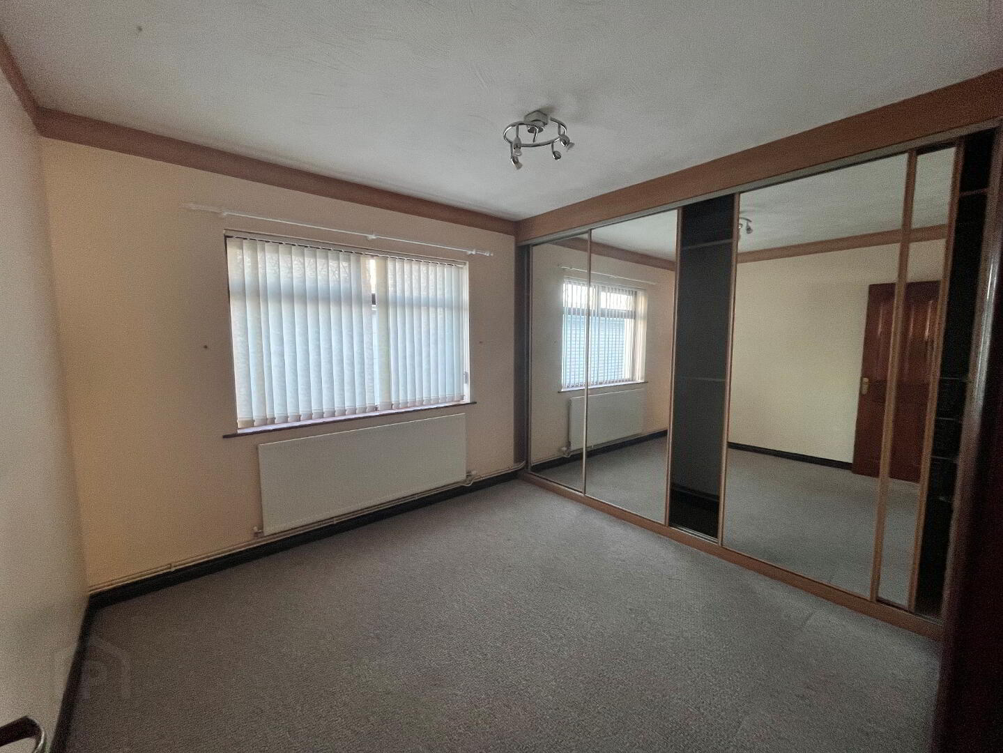 82 Paisley Road 16 of 25