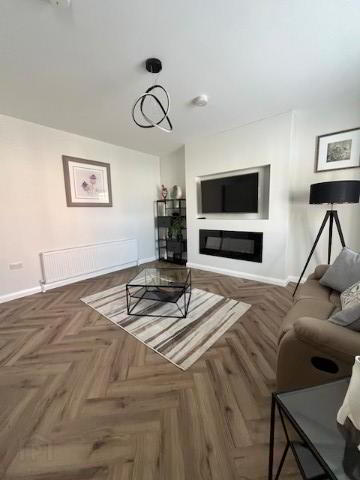 11 Willowfield Crescent 3 of 17