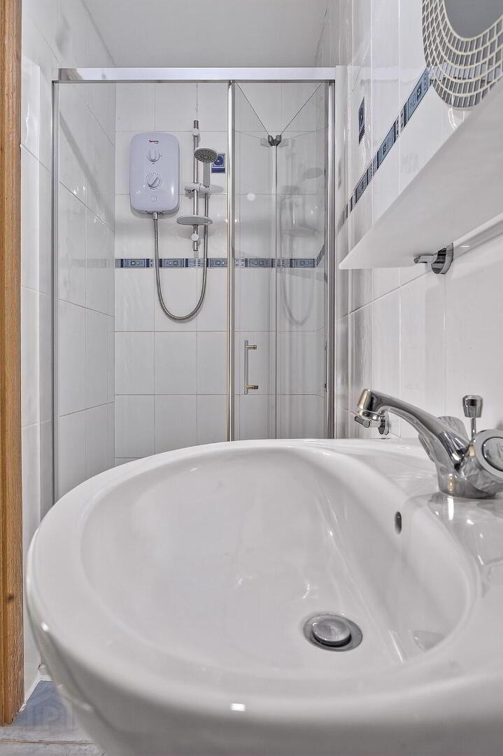 38 Strand Road 12 of 22