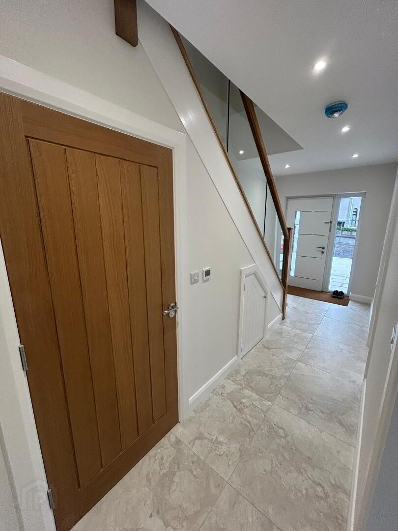 Semi-Detached 4 of 16