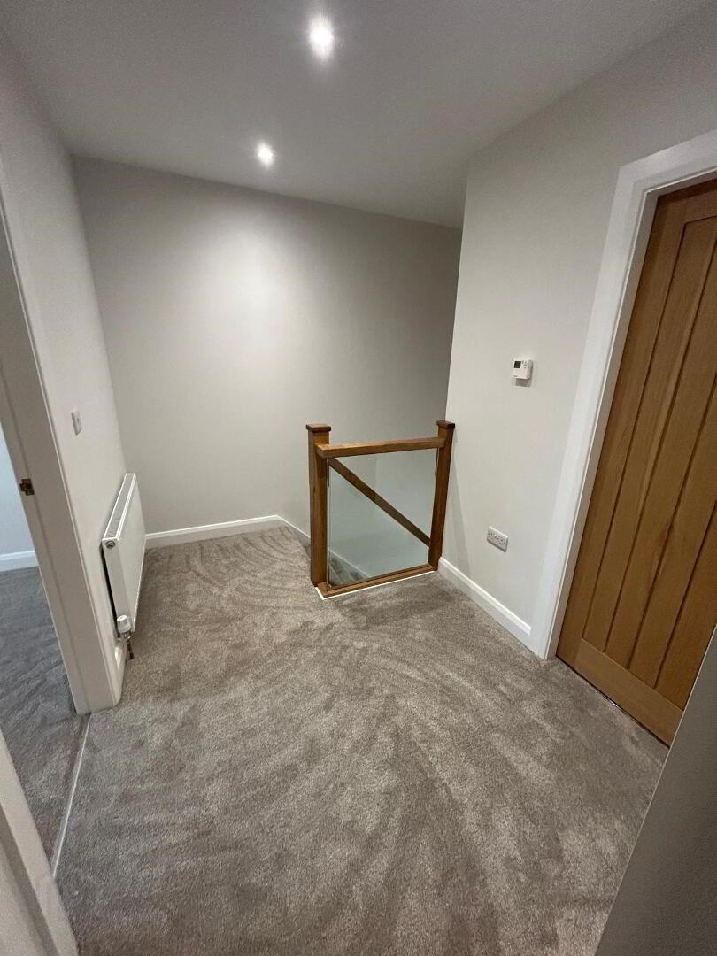 Semi-Detached 7 of 16