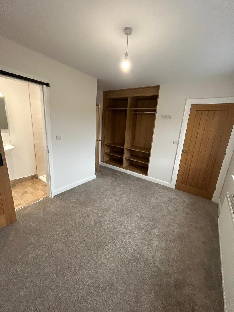 Semi-Detached 13 of 16