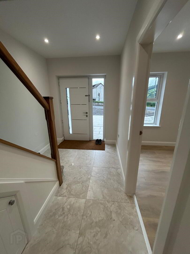 Semi-Detached 5 of 16