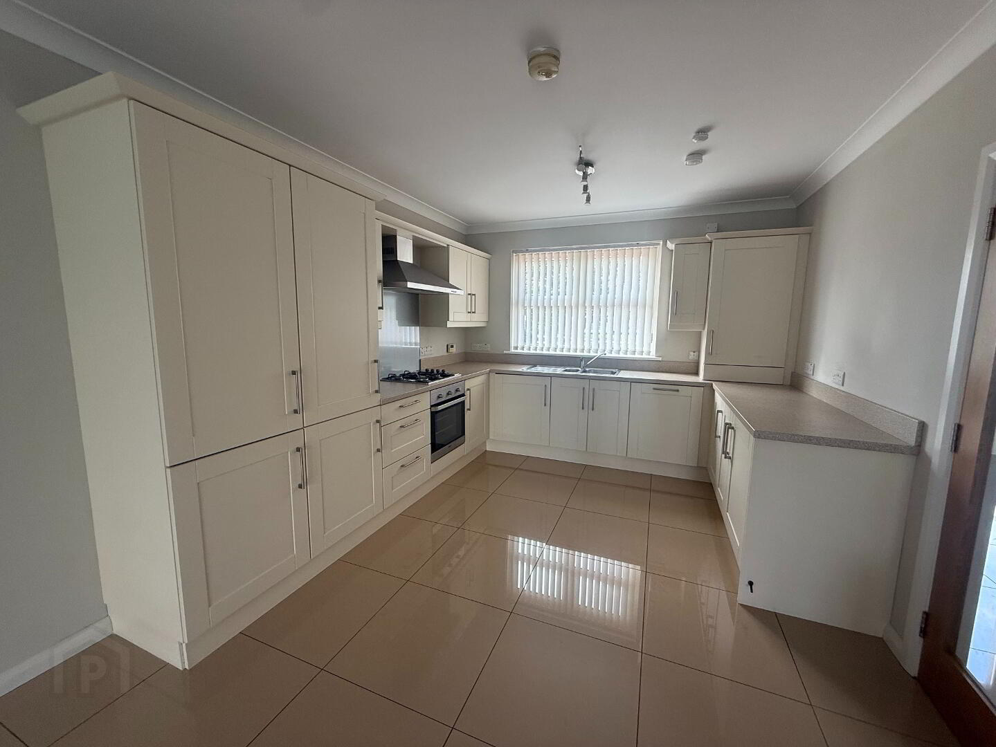 11 Tullymore Gardens 5 of 15