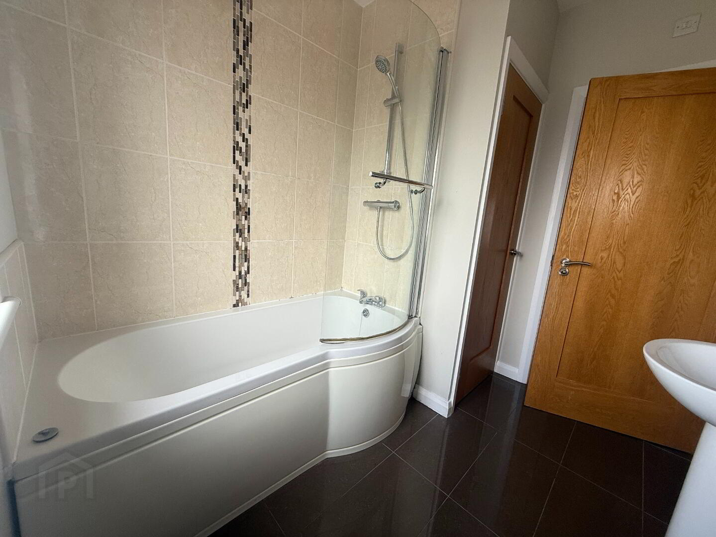 11 Tullymore Gardens 12 of 15