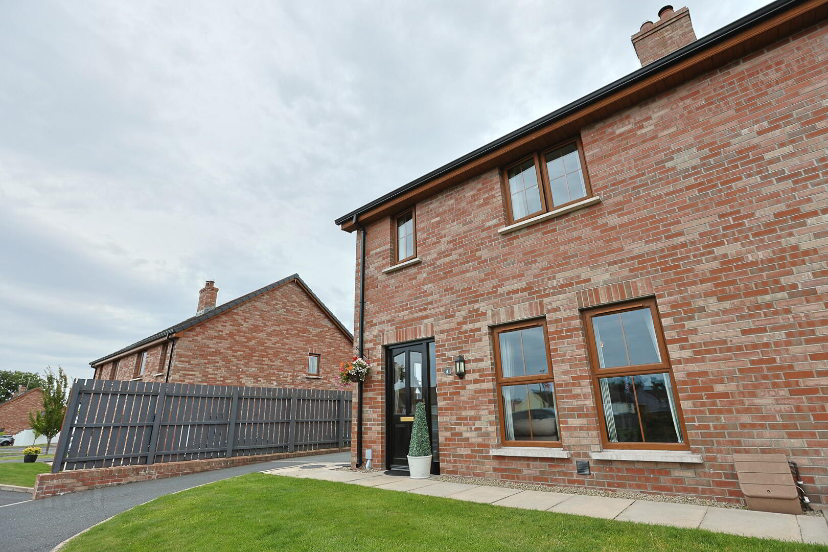 4 Lacehill Park 3 of 64