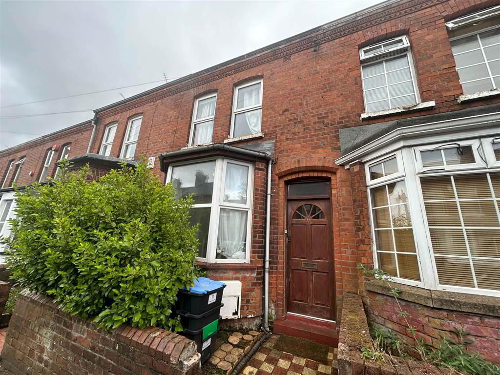 11 Sandhurst Gardens 1 of 9