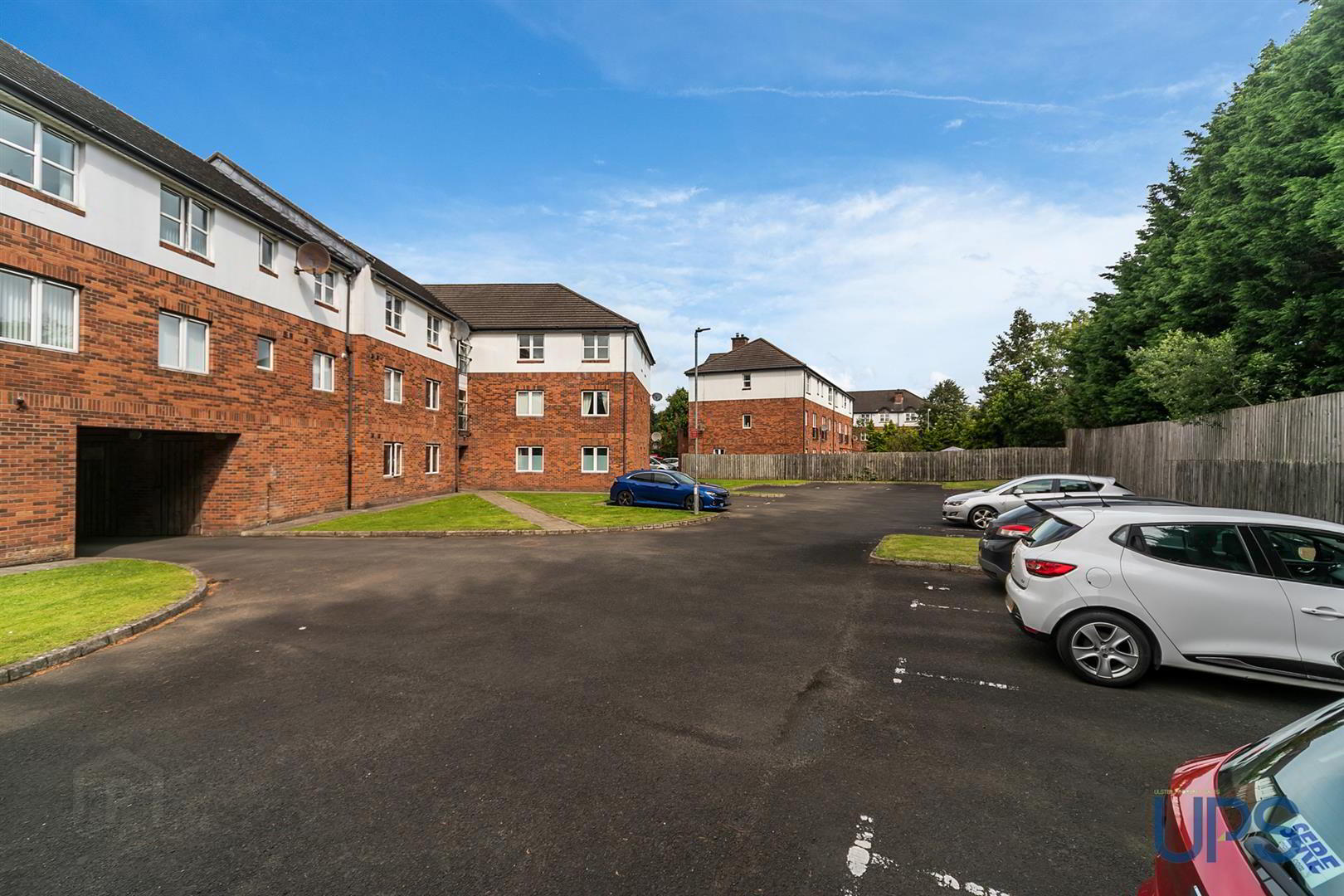 Apt 11, 15 St. Annes Road 21 of 24