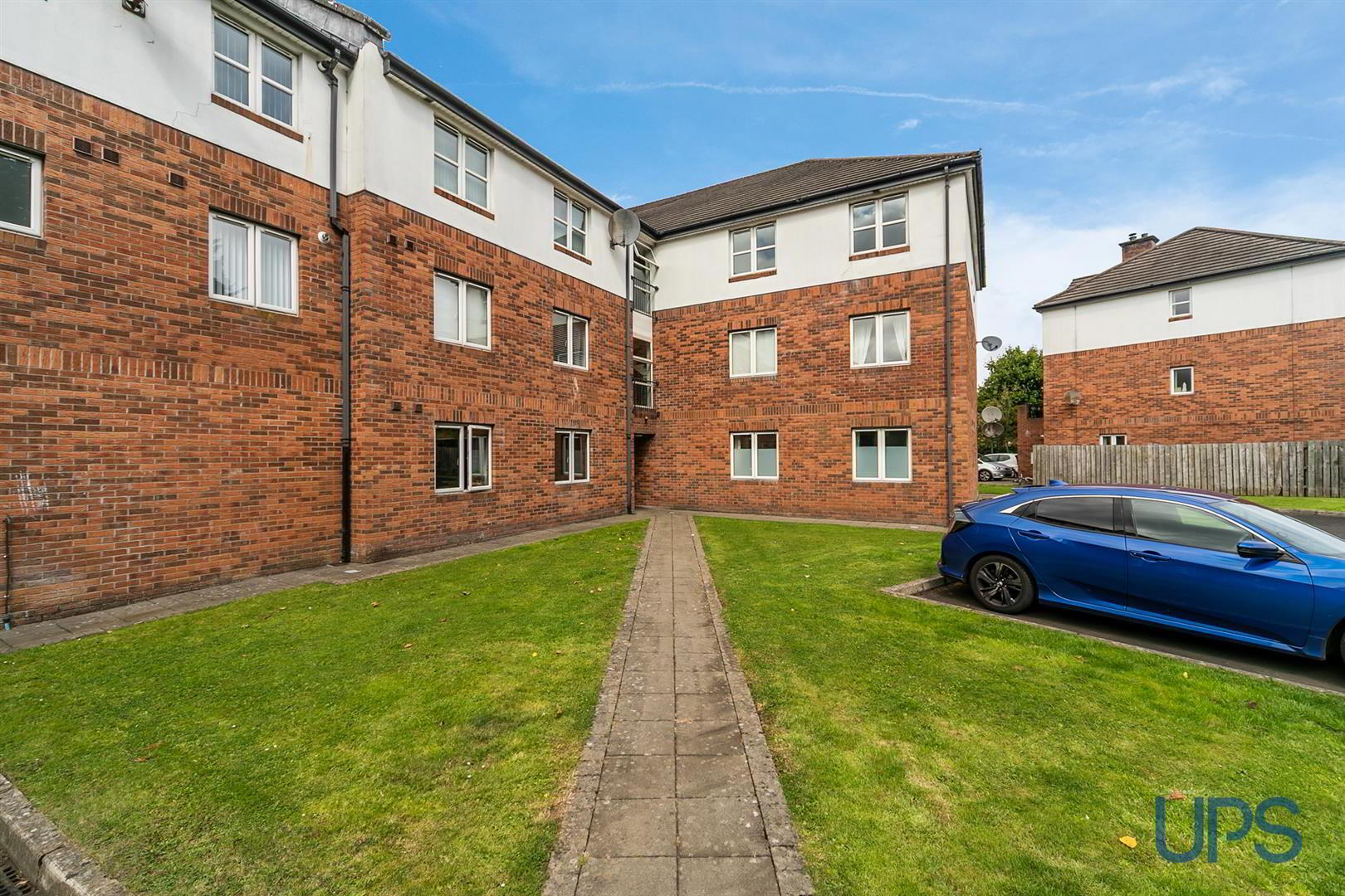 Apt 11, 15 St. Annes Road 23 of 24