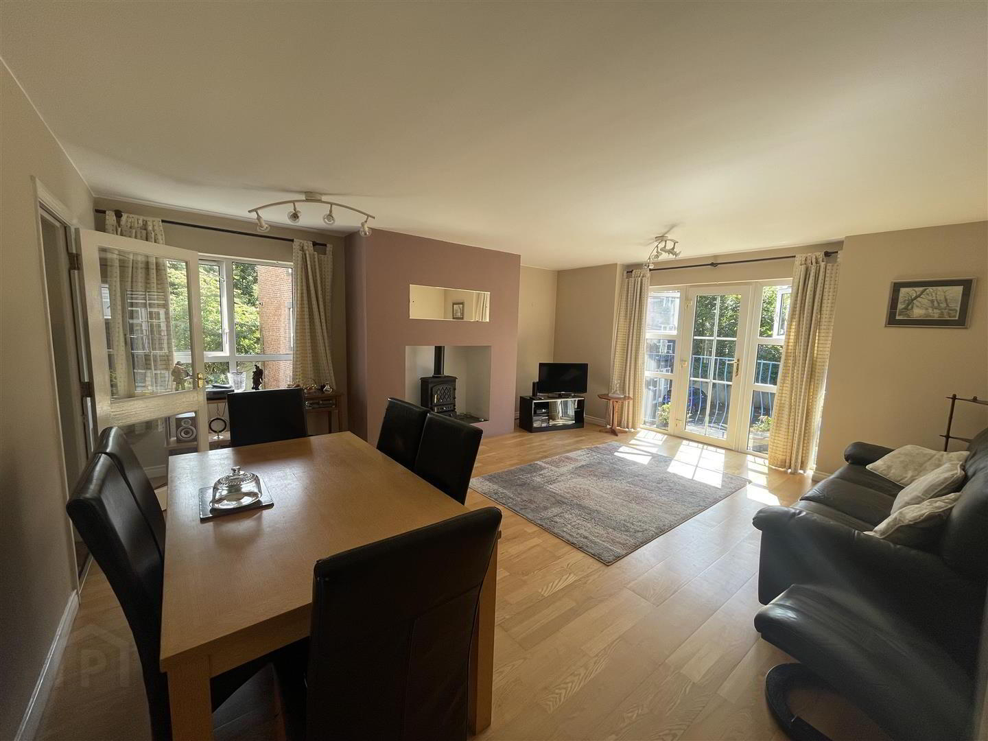 Apt 7, Glenburn Ford 3 of 7