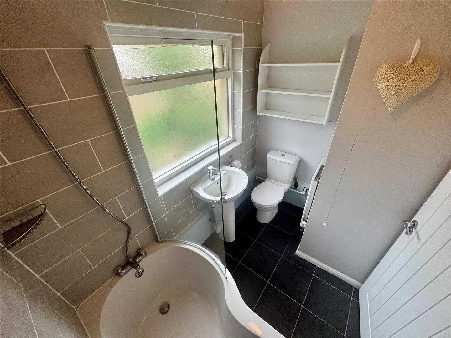 5b Queens Drive 7 of 7