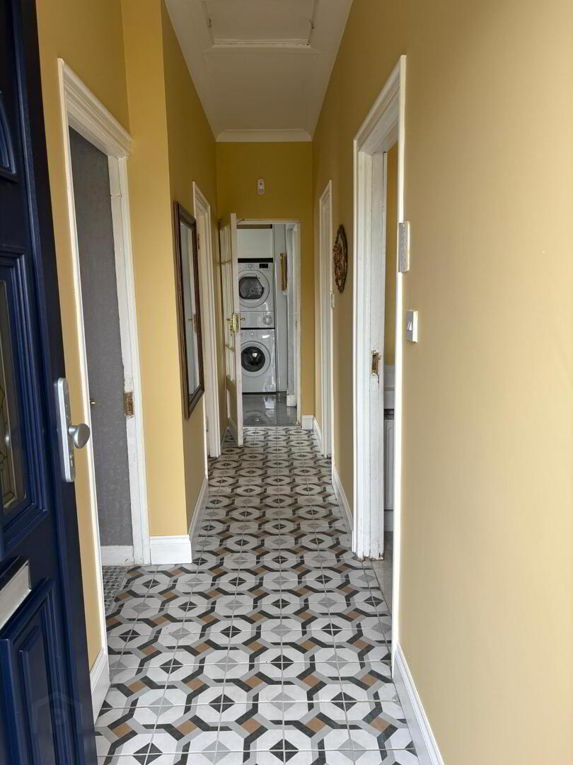 8 Laburnum Square 2 of 27