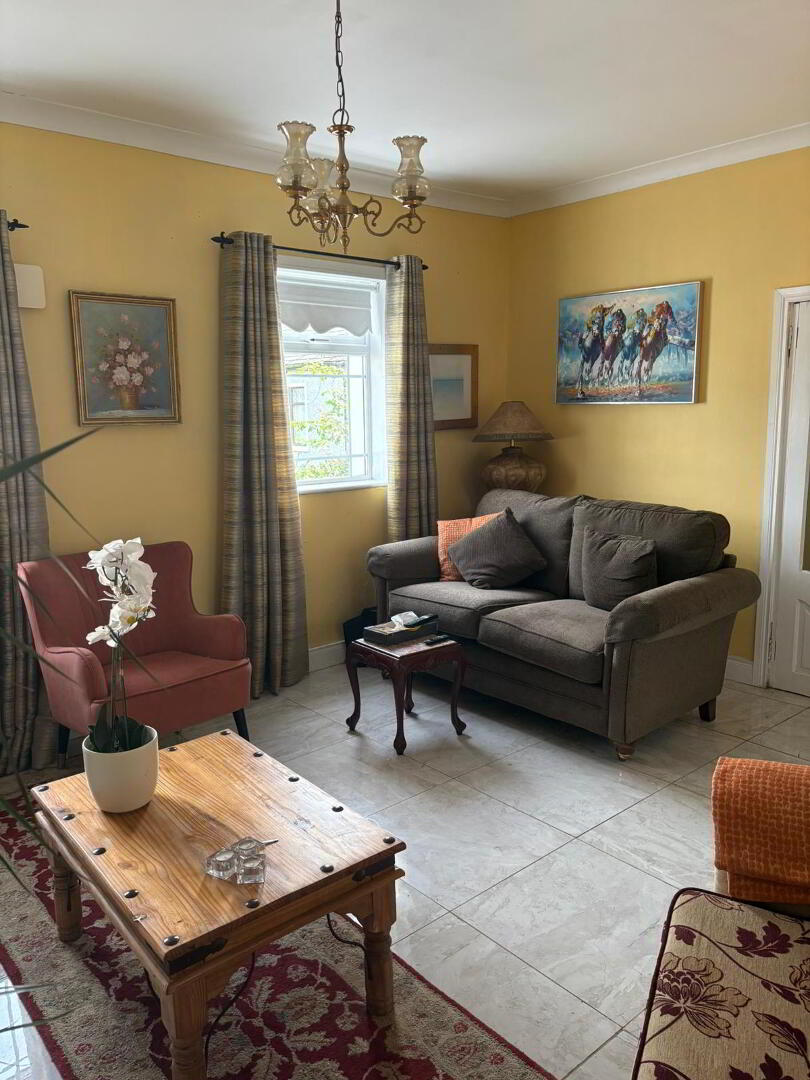8 Laburnum Square 4 of 27