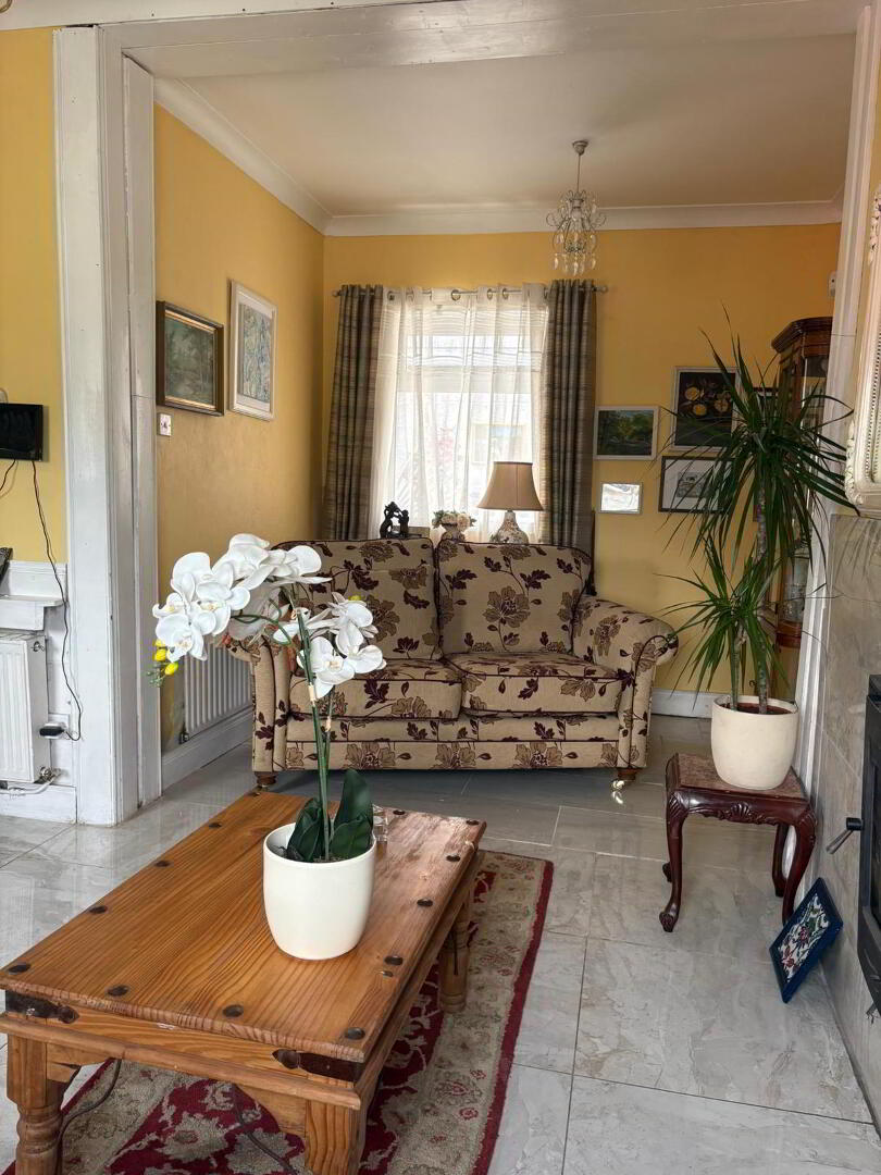 8 Laburnum Square 8 of 27
