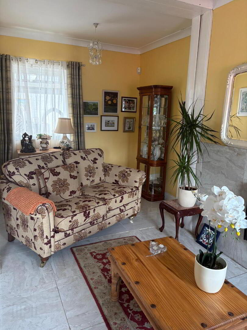 8 Laburnum Square 5 of 27