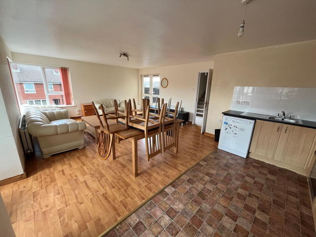 57 Willowfield Street 8 of 26