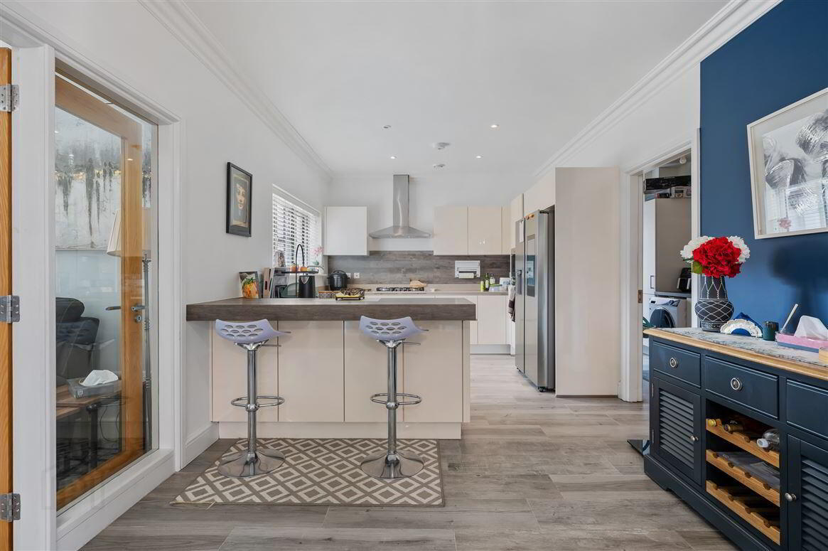 17 Oak Drive 7 of 64