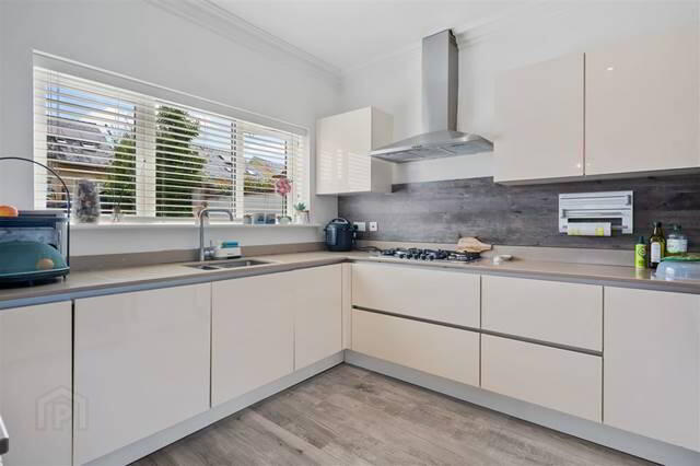 17 Oak Drive 38 of 64