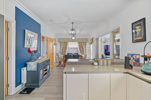17 Oak Drive 37 of 64