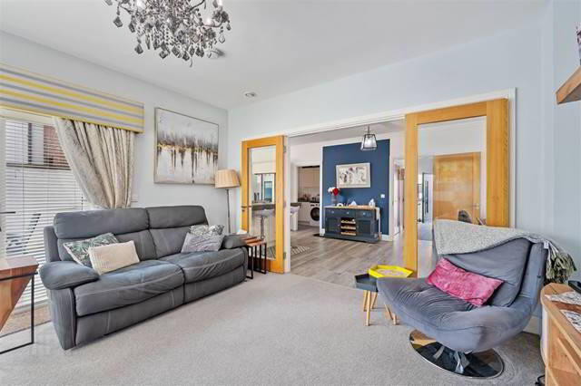 17 Oak Drive 45 of 64
