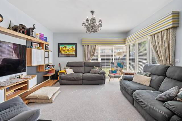 17 Oak Drive 46 of 64