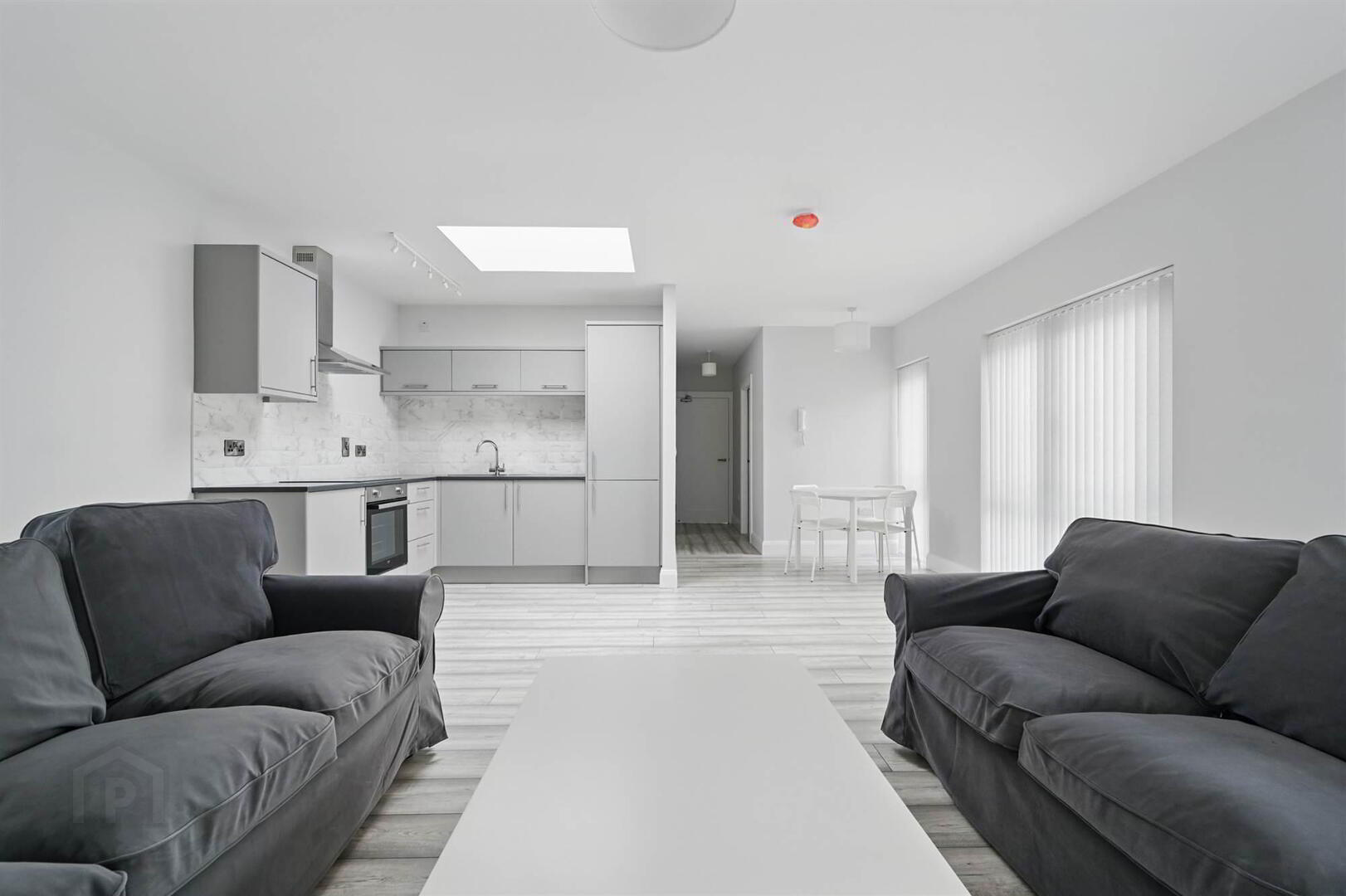 Apt 6, 37 Wellington Park 6 of 12