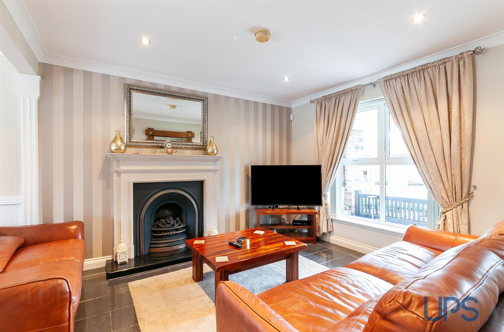 5 Lagmore View Crescent 3 of 32
