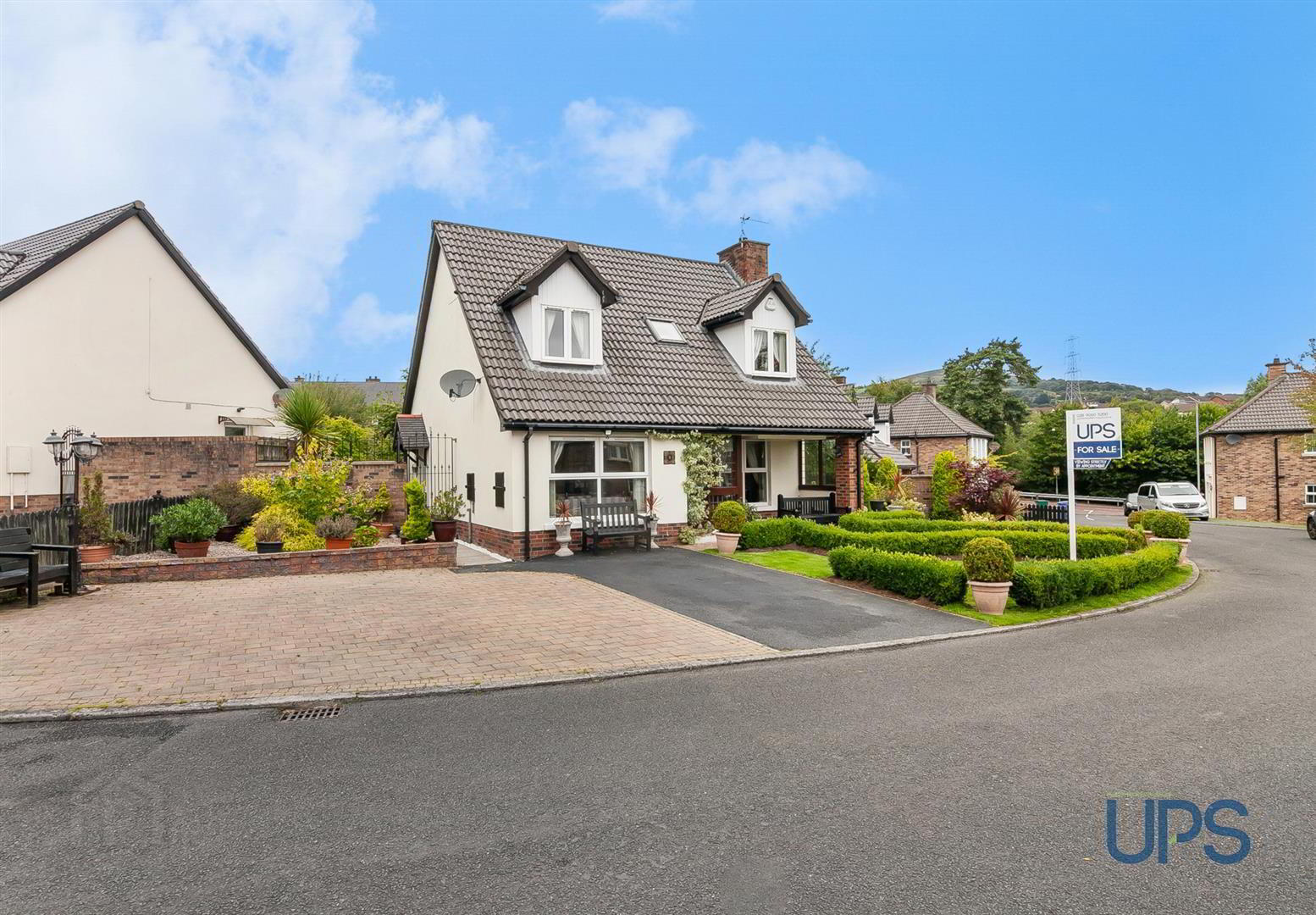 5 Lagmore View Crescent 1 of 32
