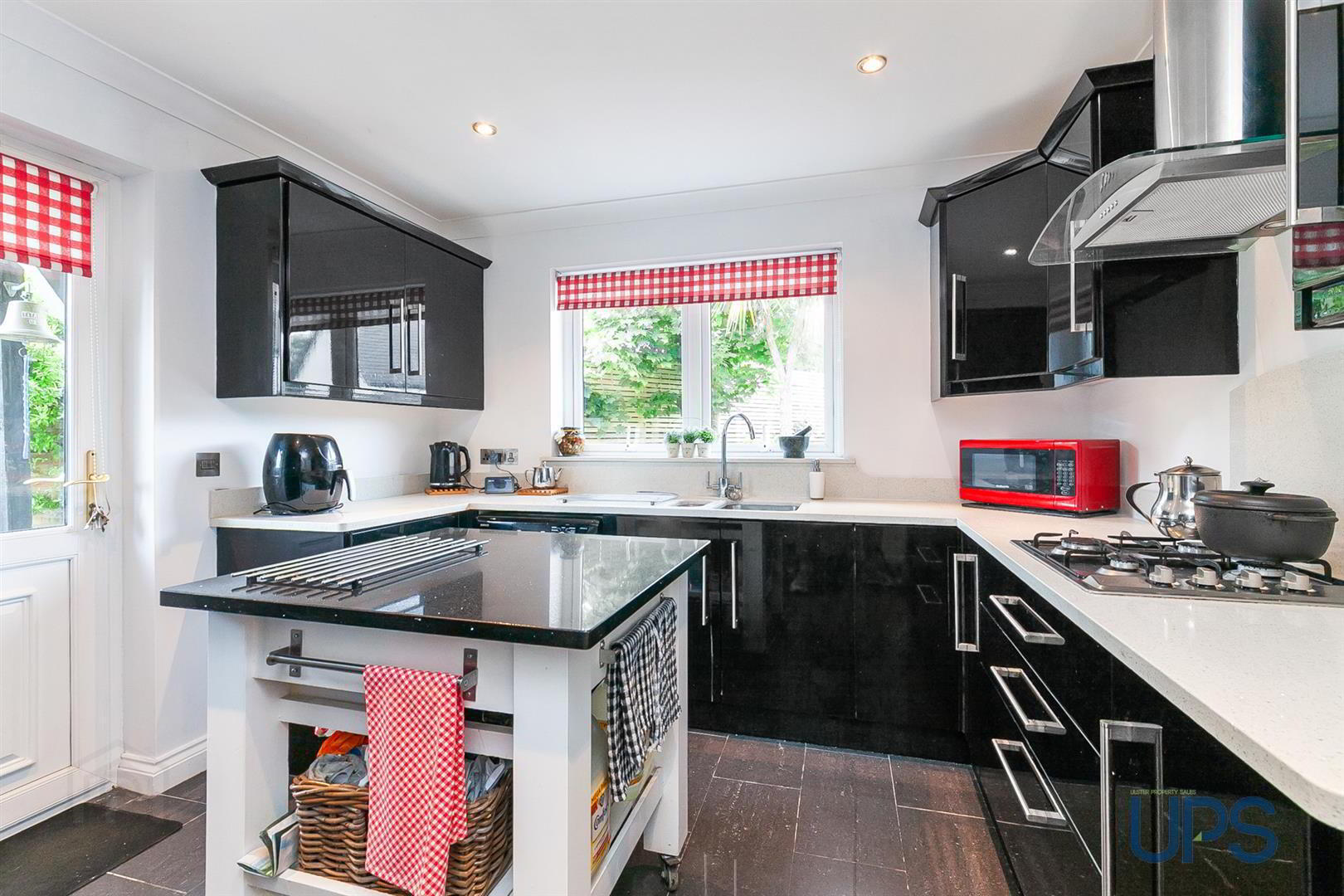 5 Lagmore View Crescent 9 of 32