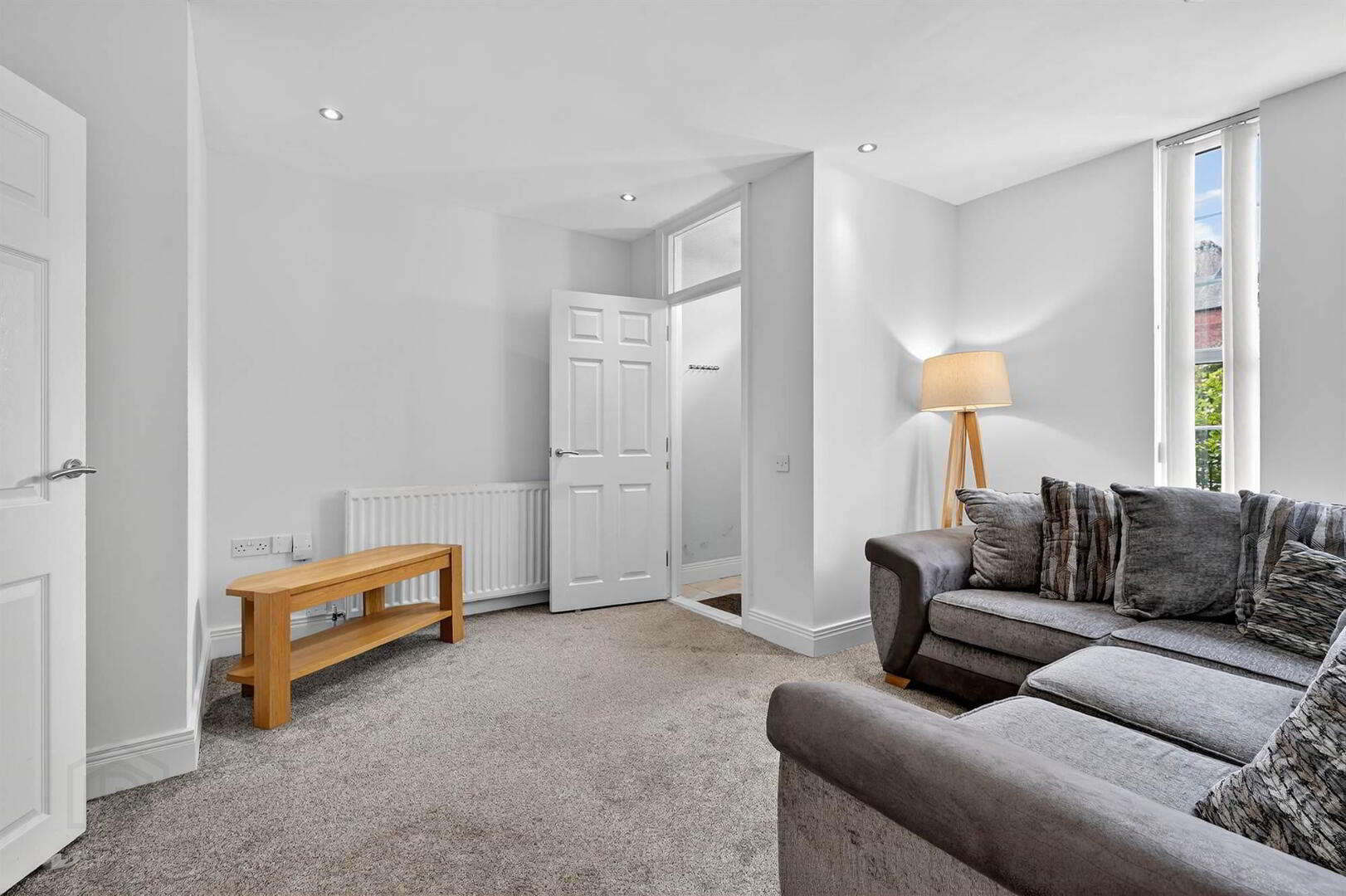 Apt 1, 25-27 Dunluce Avenue 9 of 16