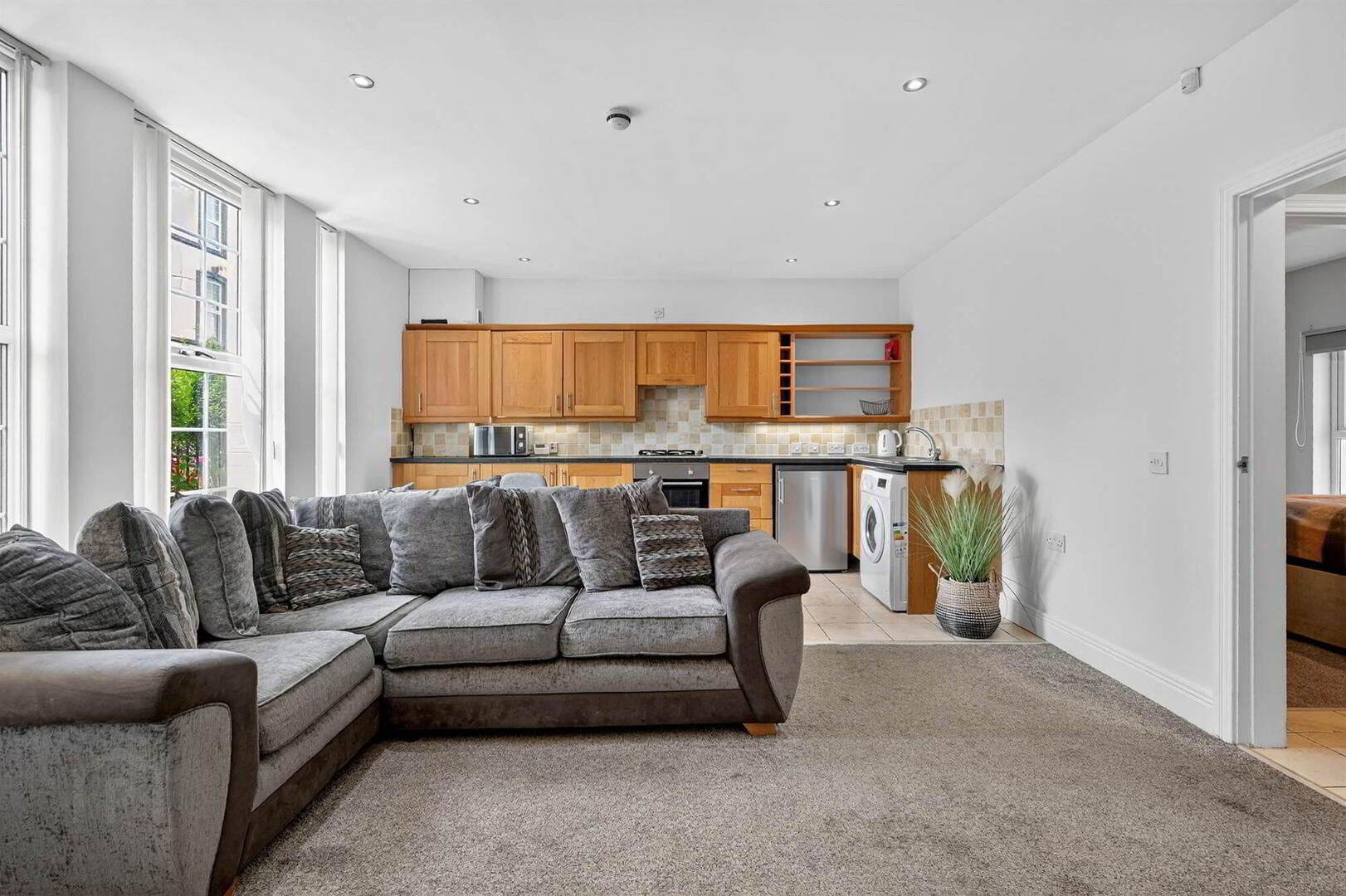 Apt 1, 25-27 Dunluce Avenue 4 of 16