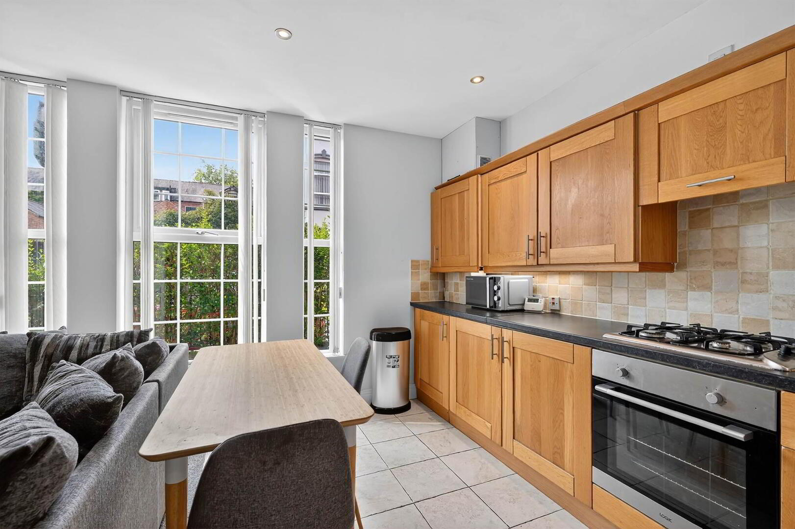 Apt 1, 25-27 Dunluce Avenue 7 of 16