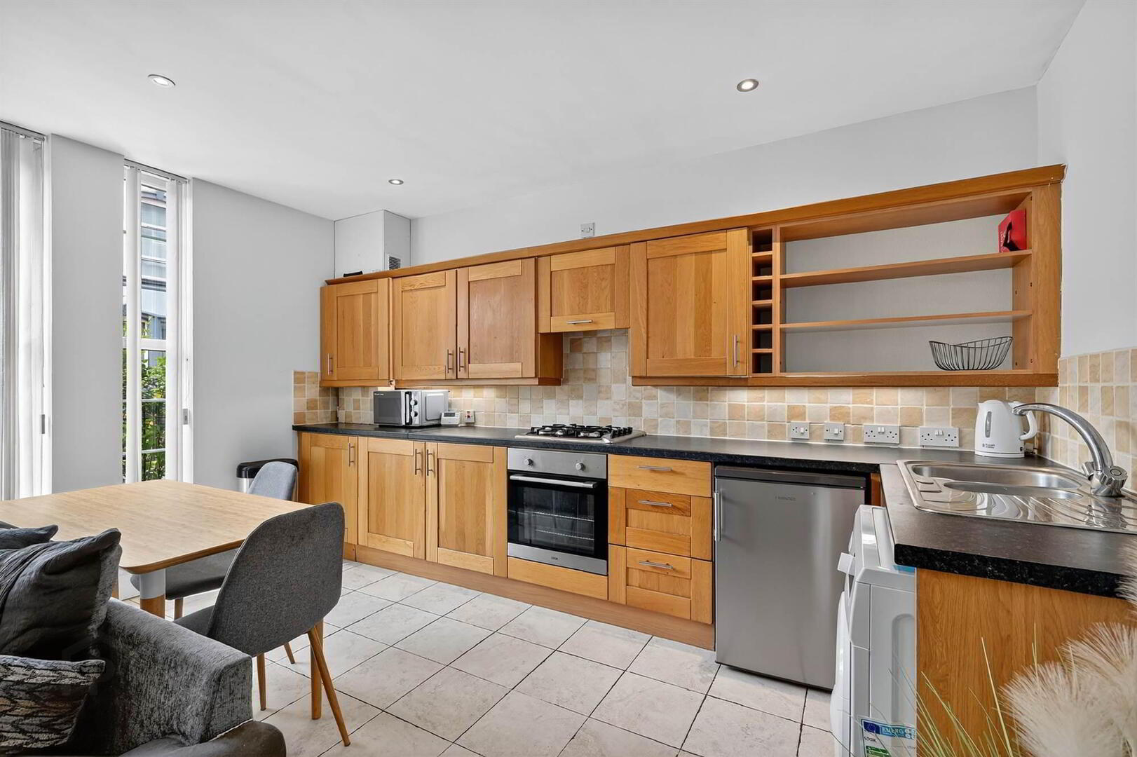 Apt 1, 25-27 Dunluce Avenue 6 of 16
