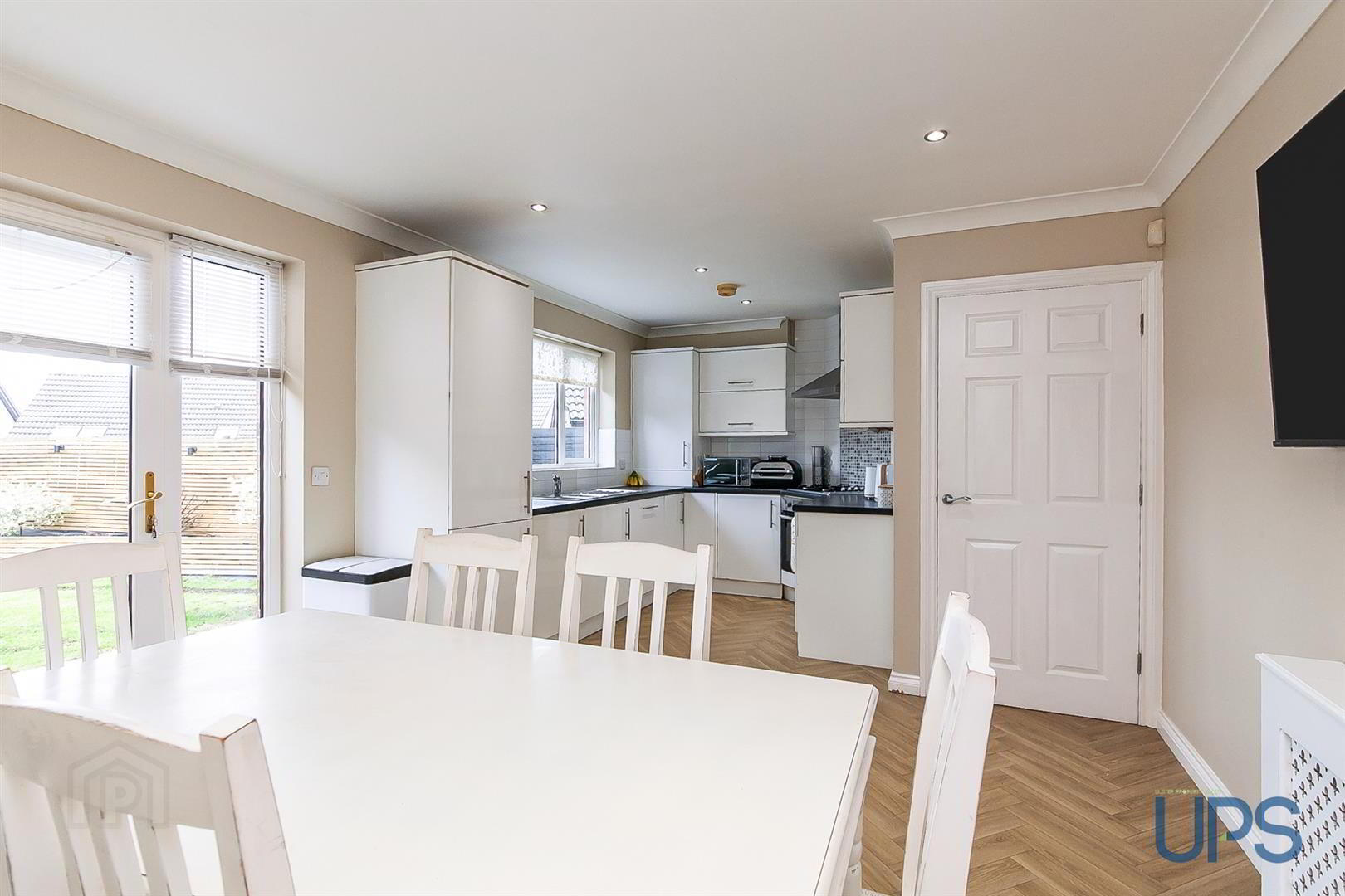 10 Lagmore View Way 8 of 28