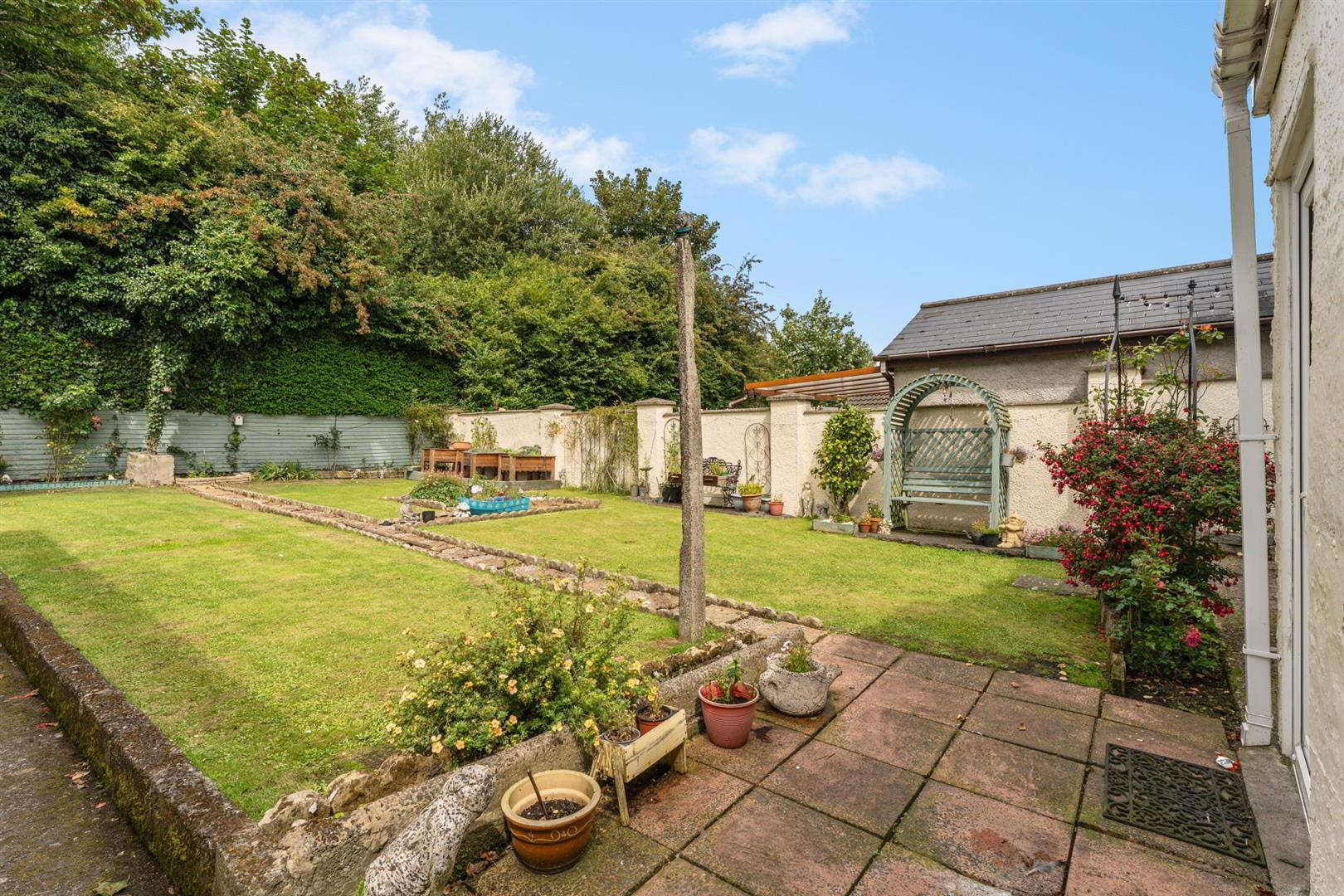 231 Ballygomartin Road 29 of 33