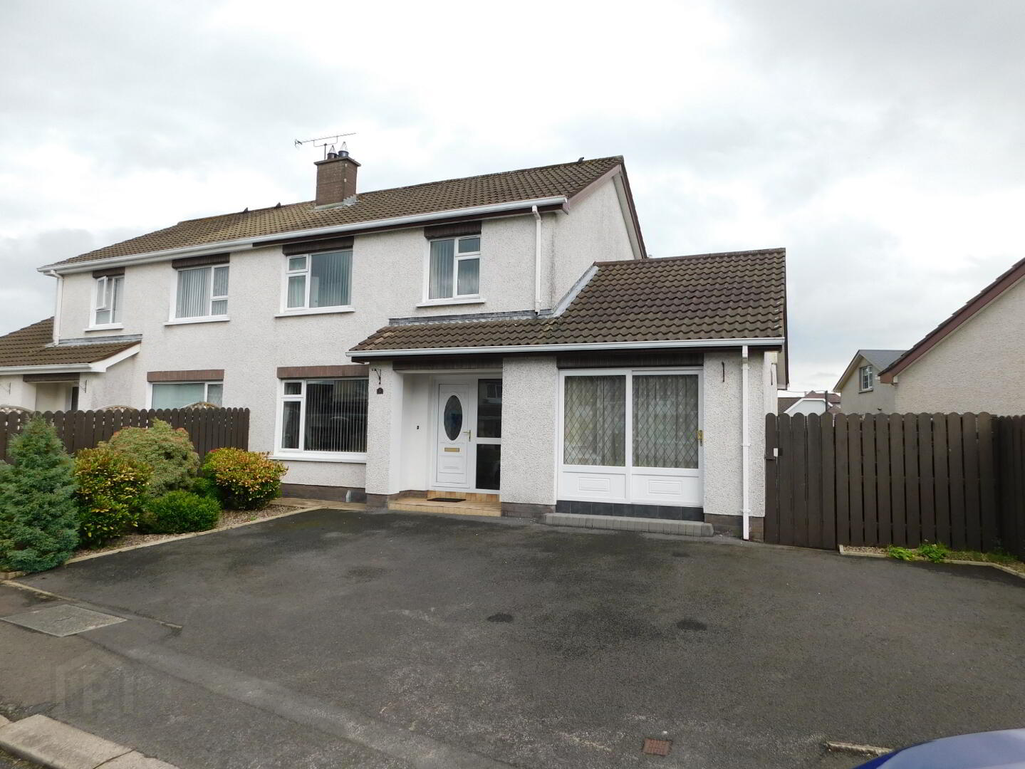 2 Sherwood Close 1 of 9