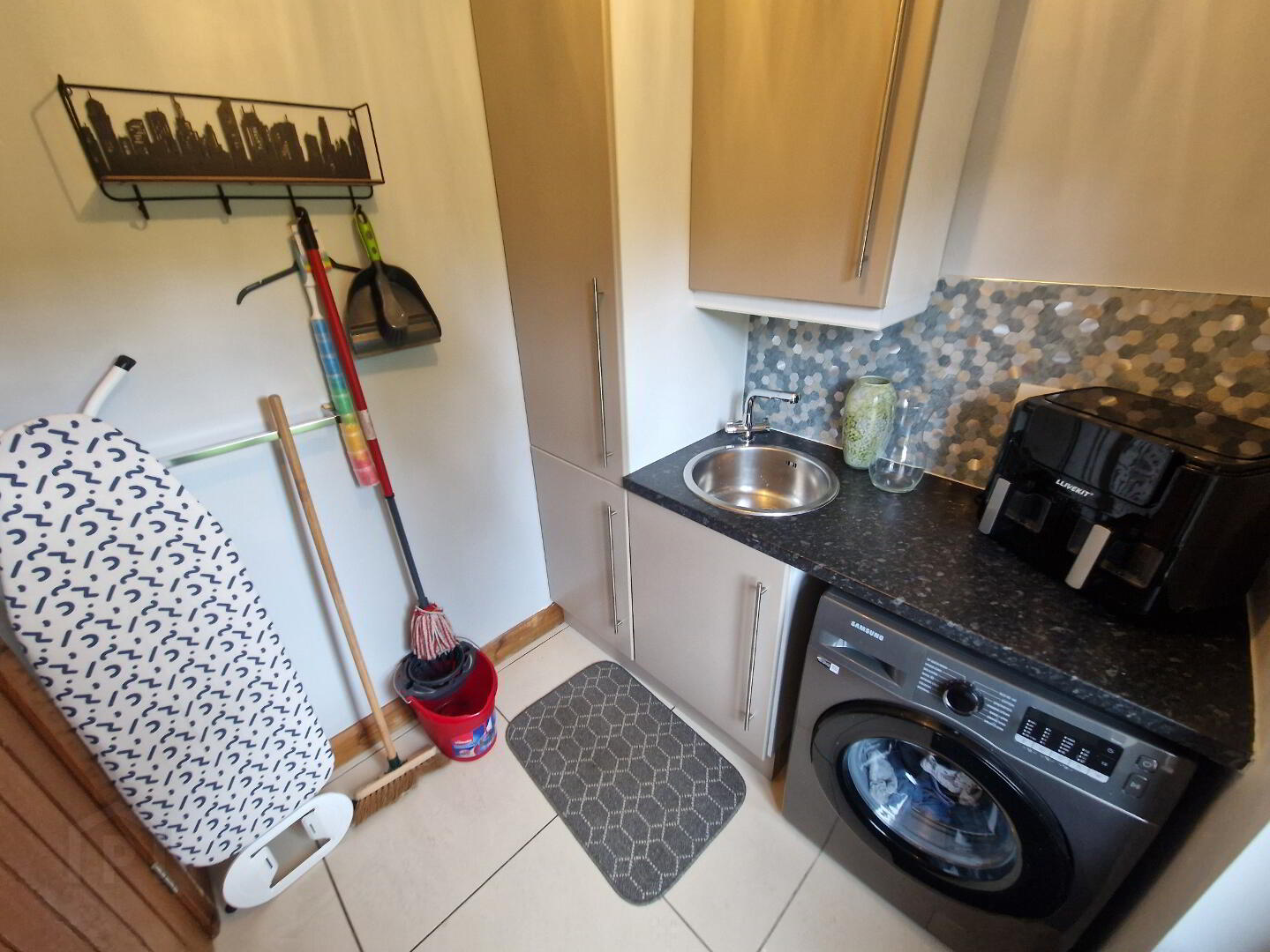44b Oldwood Road 10 of 43