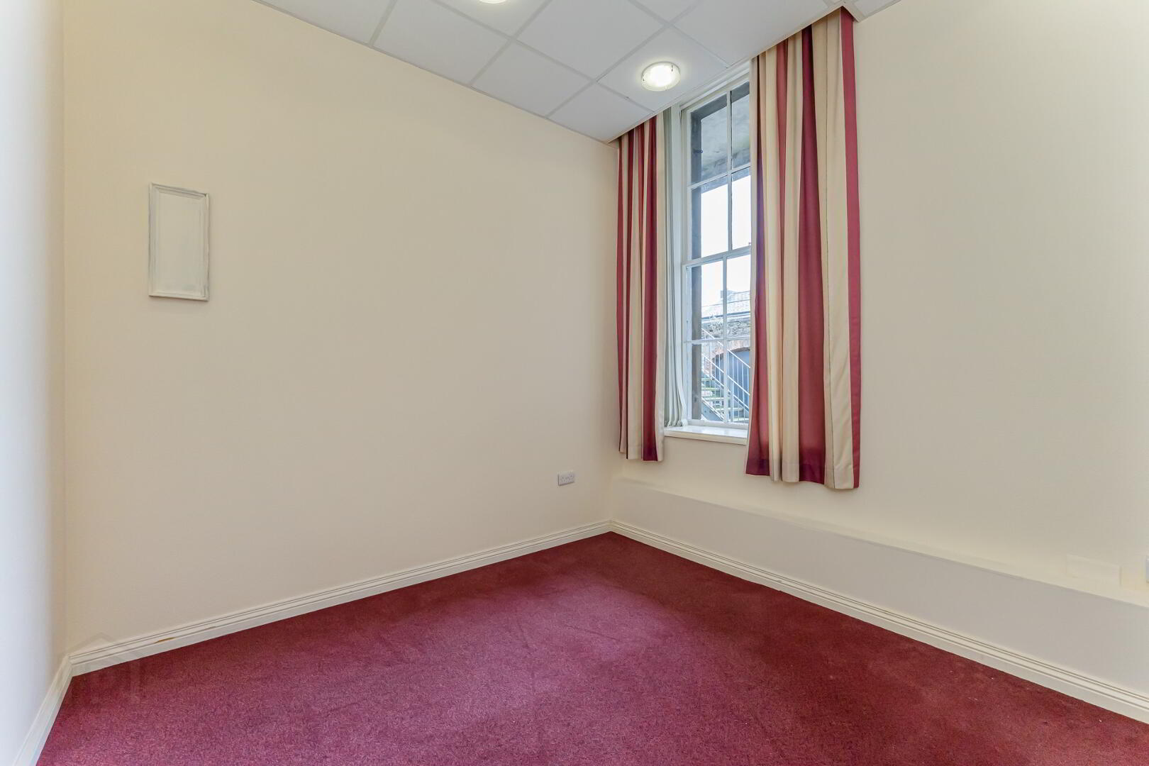 Regent House, Ground Floor Unit 35 Regent Street 11 of 12