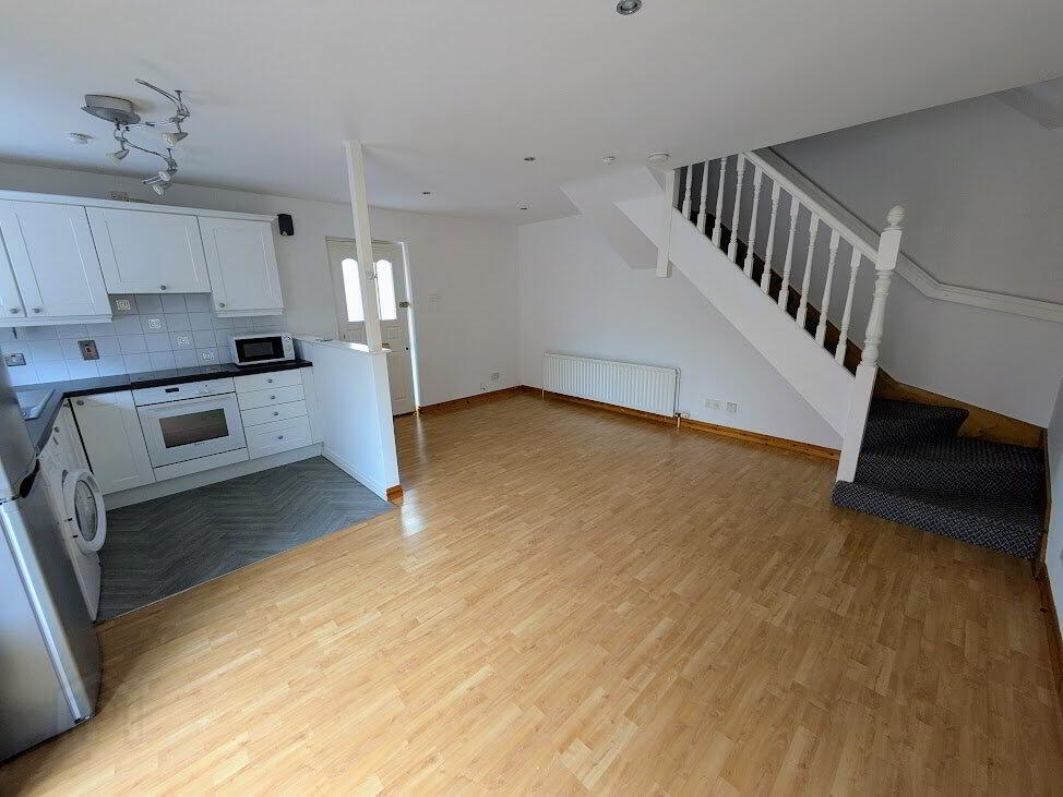 11 Whitethorn Drive 2 of 8