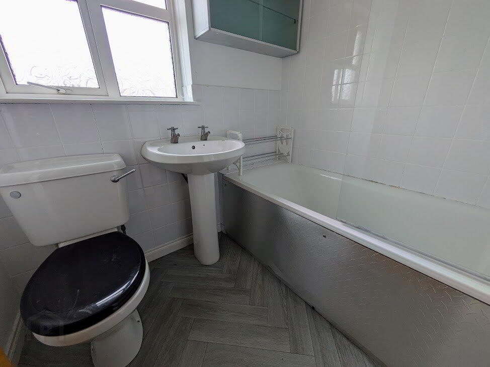 11 Whitethorn Drive 7 of 8